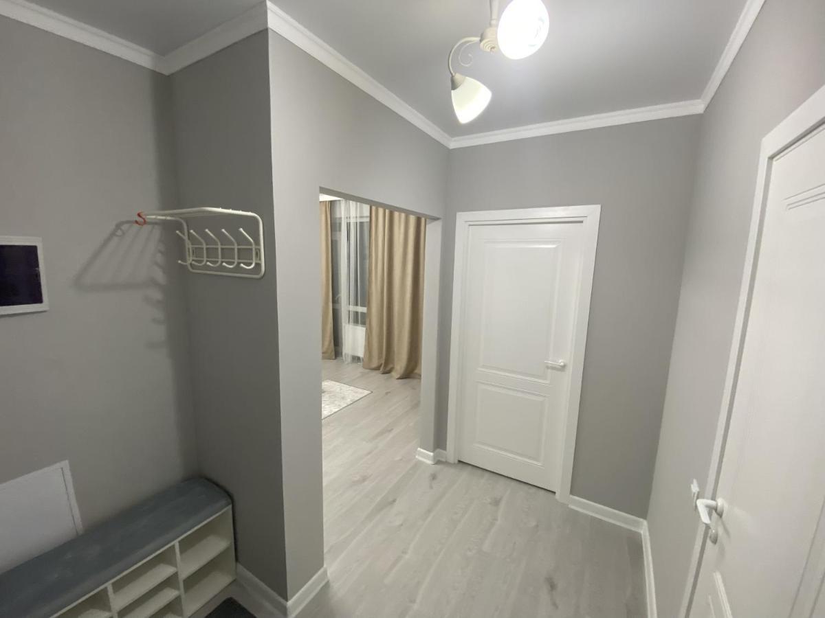 Apartamento Уютная 1 Комнатная Freedom Astaná Exterior foto