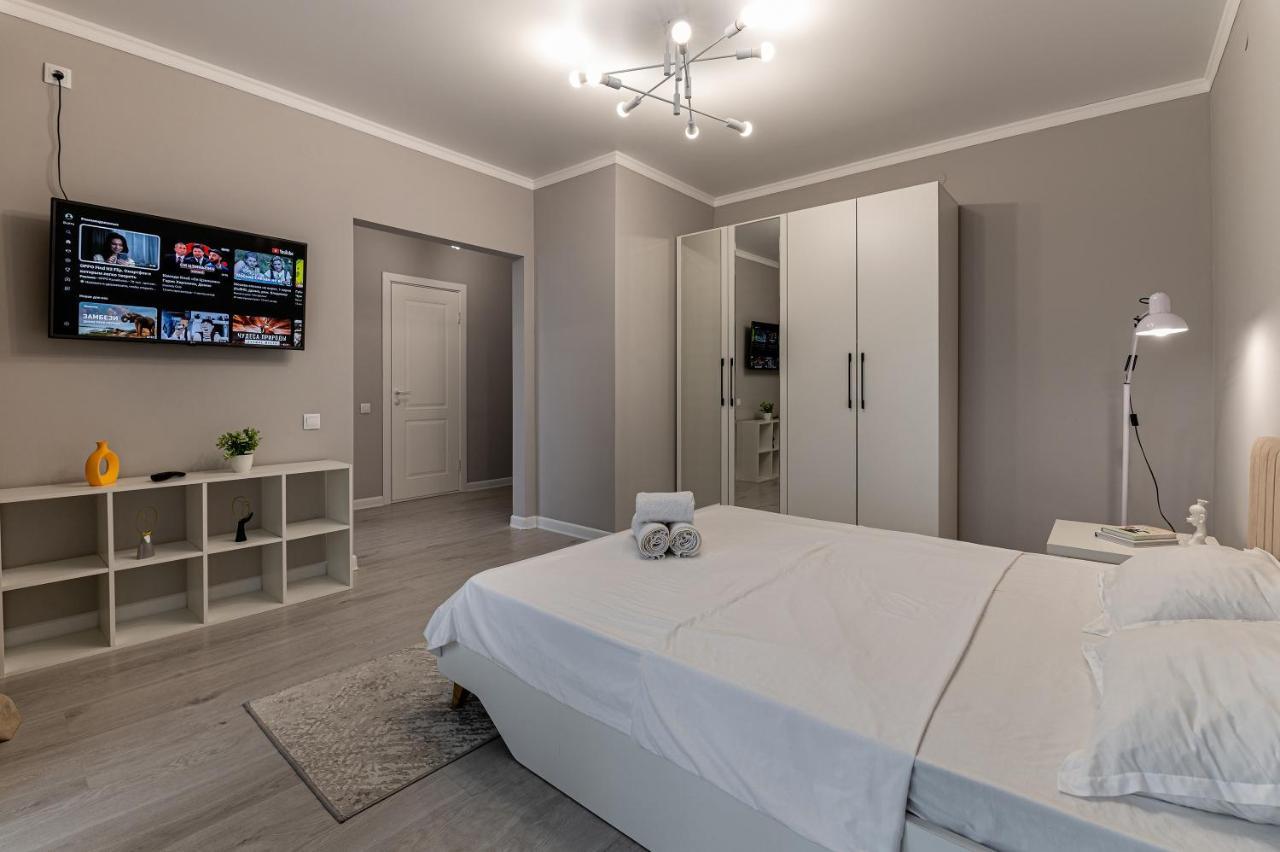 Apartamento Уютная 1 Комнатная Freedom Astaná Exterior foto