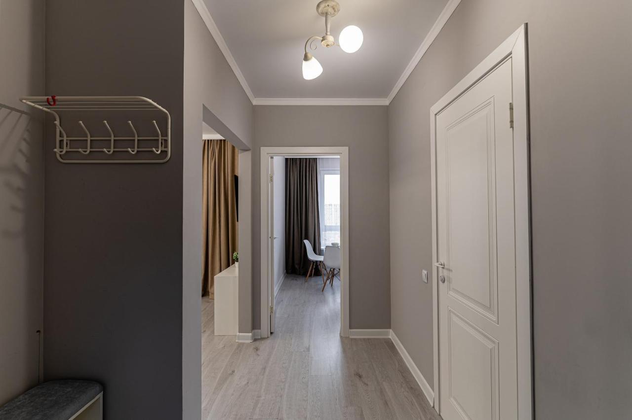 Apartamento Уютная 1 Комнатная Freedom Astaná Exterior foto